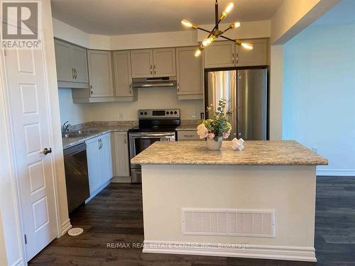 984 Balsam Court, Milton, ON - Indoor Photo Showing Kitchen