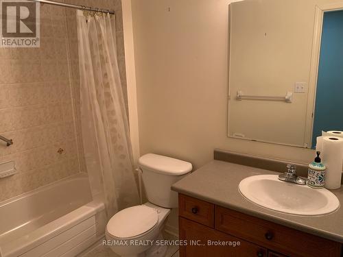 6 Bales Drive, Brampton, ON - Indoor Photo Showing Bathroom