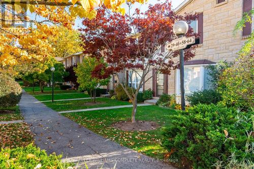 64 - 5475 Lakeshore Road, Burlington, ON - Outdoor