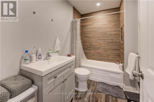 79 Lowell Avenue, St. Catharines, ON - Indoor Photo Showing Bathroom