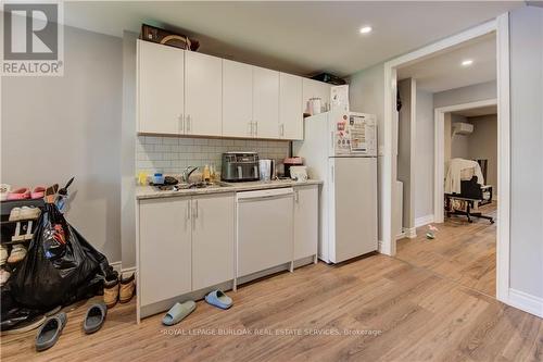 79 Lowell Avenue, St. Catharines, ON - Indoor Photo Showing Kitchen