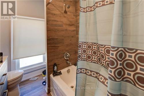 79 Lowell Avenue, St. Catharines, ON - Indoor Photo Showing Bathroom