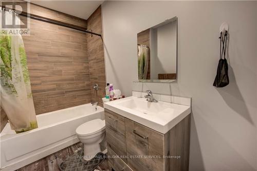 79 Lowell Avenue, St. Catharines, ON - Indoor Photo Showing Bathroom