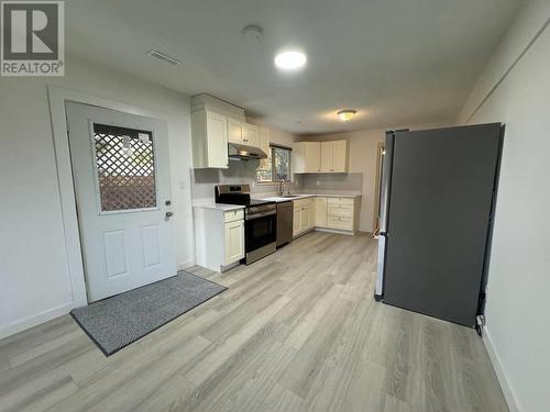 Lower Suite 20220 Chigwell Street, Maple Ridge, BC - Indoor Photo Showing Kitchen