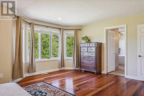 10011 Hume Court, Halton Hills, ON - Indoor Photo Showing Bedroom