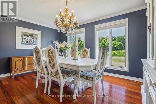 10011 Hume Court, Halton Hills, ON - Indoor Photo Showing Dining Room