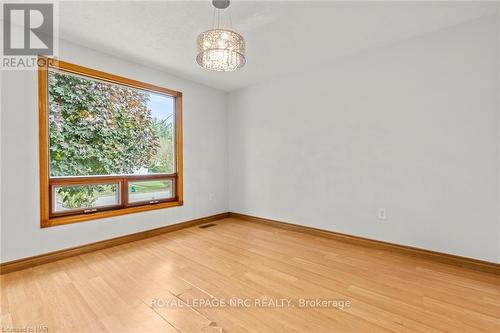 98 Ost Avenue, Port Colborne (877 - Main Street), ON - Indoor Photo Showing Other Room