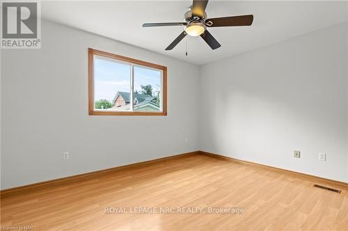 98 Ost Avenue, Port Colborne (877 - Main Street), ON - Indoor Photo Showing Other Room