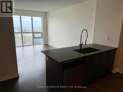 4206 - 4011 Brickstone Mews, Mississauga, ON - Indoor Photo Showing Kitchen