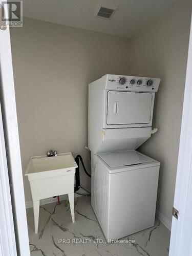 2082 Coppenwood Common, Burlington, ON - Indoor Photo Showing Laundry Room