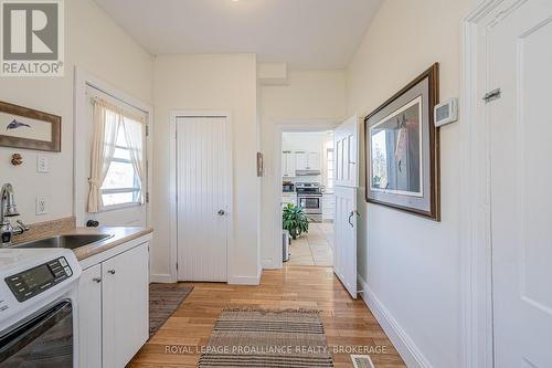 4854 Colebrook Road, South Frontenac (Frontenac South), ON - Indoor Photo Showing Laundry Room