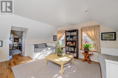 4854 Colebrook Road, South Frontenac (Frontenac South), ON - Indoor Photo Showing Living Room