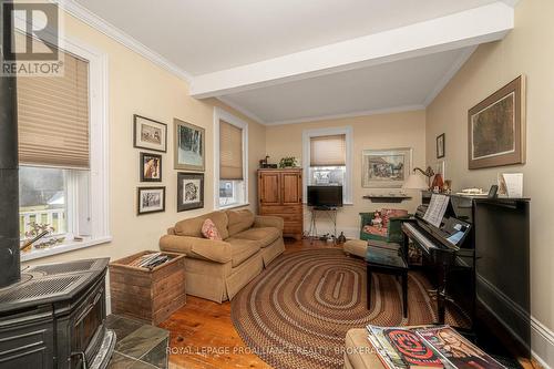 4854 Colebrook Road, South Frontenac (Frontenac South), ON - Indoor Photo Showing Living Room