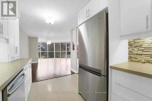 309 - 20 Baif Boulevard, Richmond Hill, ON - Indoor Photo Showing Kitchen