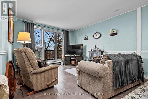 510 - 66 Greenview Drive, Kingston (Central City West), ON - Indoor Photo Showing Living Room