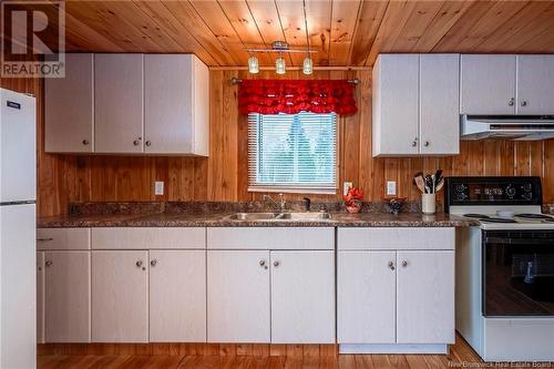 416 Bas-De-L'Allee Road, Richibouctou-Village, NB - Indoor Photo Showing Kitchen With Double Sink