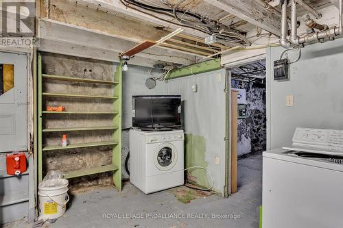 105 Aylmer Street S, Peterborough (Downtown), ON - Indoor Photo Showing Laundry Room