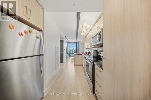 704 - 145 Columbia Street, Waterloo, ON - Indoor Photo Showing Kitchen