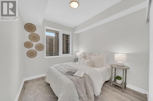 611 - 15 Ellerslie Avenue, Toronto, ON - Indoor Photo Showing Bedroom