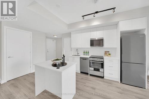 611 - 15 Ellerslie Avenue, Toronto, ON - Indoor Photo Showing Kitchen With Stainless Steel Kitchen