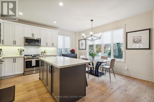 524 Sixteen Mile Drive, Oakville, ON - Indoor Photo Showing Kitchen With Stainless Steel Kitchen With Upgraded Kitchen