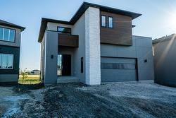 55 Eliuk Cove  Winnipeg, MB R3R 3Y2