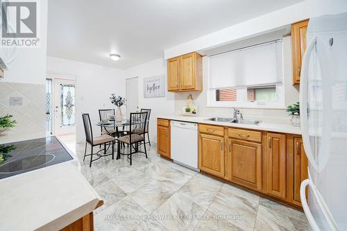 39 Stanwood Crescent, Toronto, ON - Indoor Photo Showing Kitchen With Double Sink