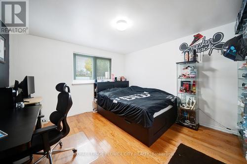 39 Stanwood Crescent, Toronto, ON - Indoor Photo Showing Bedroom