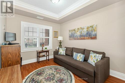 210 - 9451 Jane Street, Vaughan, ON - Indoor Photo Showing Living Room