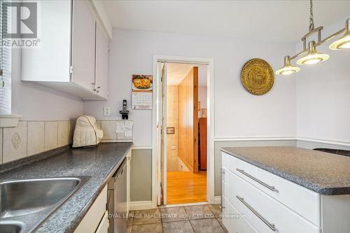 606 Abana Road, Mississauga, ON - Indoor Photo Showing Kitchen