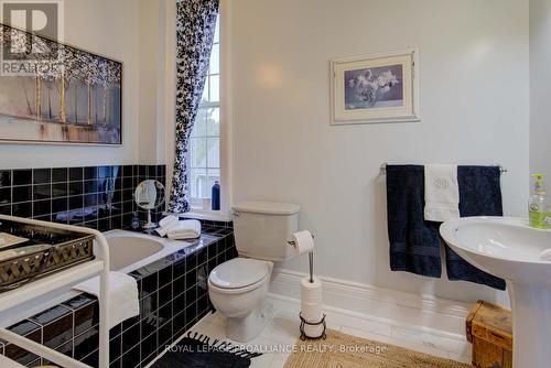 7 Drummond Street, Rideau Lakes, ON - Indoor Photo Showing Bathroom