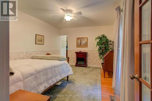 2216 Althorpe Road, Tay Valley, ON - Indoor Photo Showing Bedroom