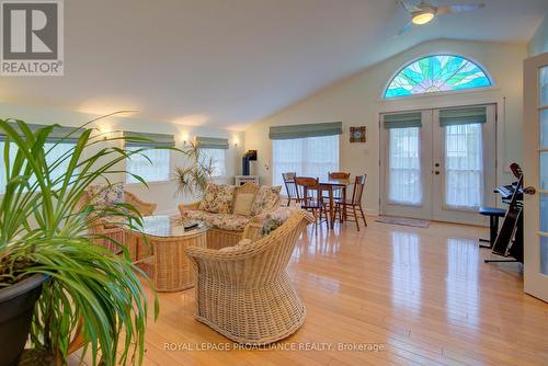 2216 Althorpe Road, Tay Valley, ON - Indoor Photo Showing Dining Room