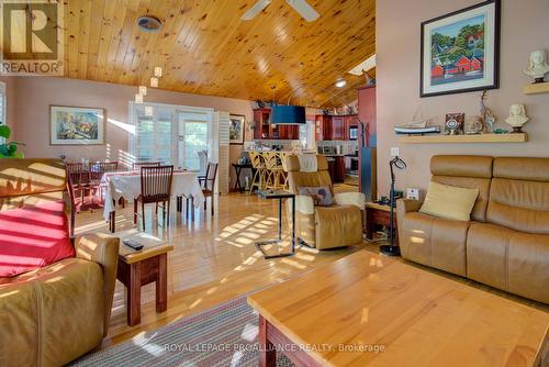 174 Mcnally'S Lane, Rideau Lakes, ON - Indoor Photo Showing Living Room