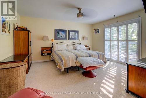 174 Mcnally'S Lane, Rideau Lakes, ON - Indoor Photo Showing Bedroom