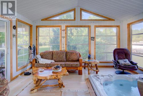 174 Mcnally'S Lane, Rideau Lakes, ON - Indoor Photo Showing Living Room