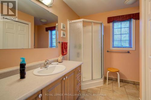 174 Mcnally'S Lane, Rideau Lakes, ON - Indoor Photo Showing Bathroom