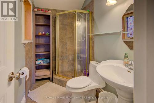 224 Island Drive Lane, South Frontenac, ON - Indoor Photo Showing Bathroom