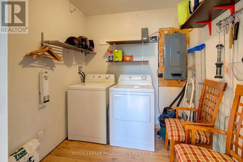 224 Island Drive Lane, South Frontenac, ON - Indoor Photo Showing Laundry Room