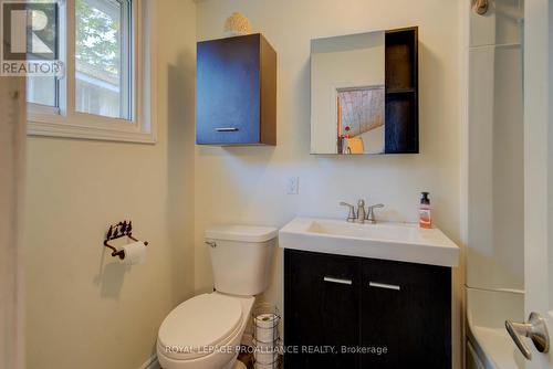 6868 Smith Lane, South Frontenac, ON - Indoor Photo Showing Bathroom