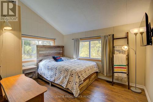 6868 Smith Lane, South Frontenac, ON - Indoor Photo Showing Bedroom