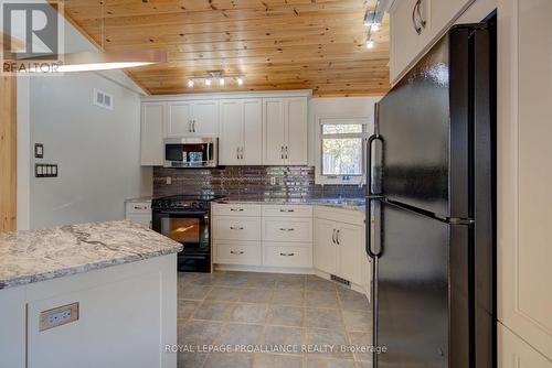 2012 Shibley Road, Central Frontenac (Frontenac Centre), ON - Indoor Photo Showing Kitchen