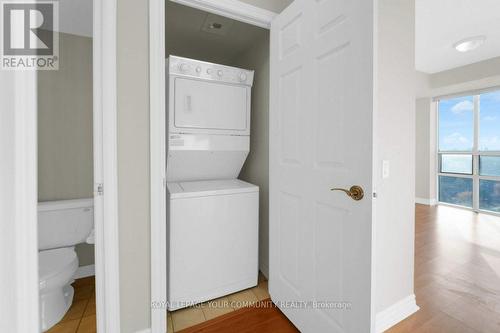 1122 - 18 Mondeo Drive, Toronto, ON - Indoor Photo Showing Laundry Room