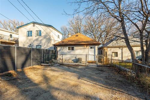 302 Hampton Street, Winnipeg, MB - Outdoor