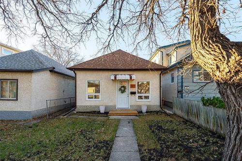 302 Hampton Street, Winnipeg, MB - Outdoor