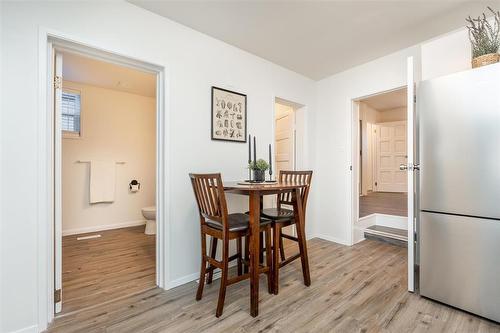 302 Hampton Street, Winnipeg, MB - Indoor Photo Showing Dining Room