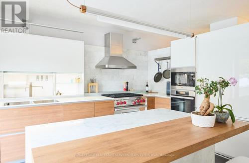 31 Governors Road, Toronto, ON - Indoor Photo Showing Kitchen With Double Sink