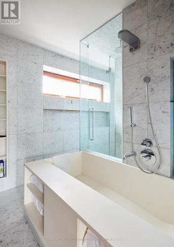 31 Governors Road, Toronto, ON - Indoor Photo Showing Bathroom