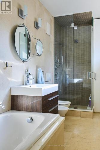 31 Governors Road, Toronto, ON - Indoor Photo Showing Bathroom