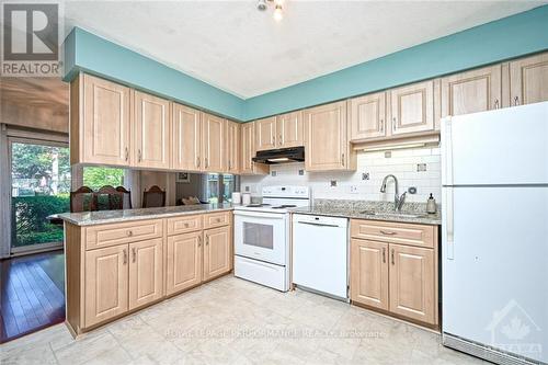 68 Ramsgate, Ottawa, ON - Indoor Photo Showing Kitchen